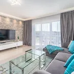Apartment Funkcjonalny Z Parkingiem Blisko Plazy W Miedzyzdrojach By Renters *