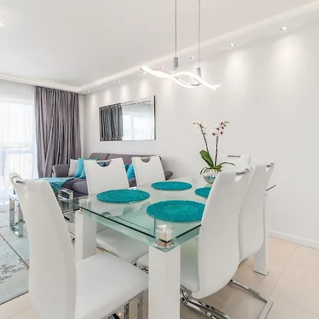 Stylish Vacation With Parking In By Renters Appartement