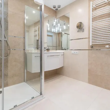 Stylish Vacation With Parking In By Renters Appartement *