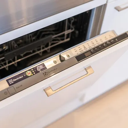 Appartement Stylish Vacation With Parking In By Renters