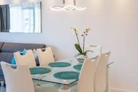 Funkcjonalny Z Parkingiem Blisko Plazy W Miedzyzdrojach By Renters Apartment